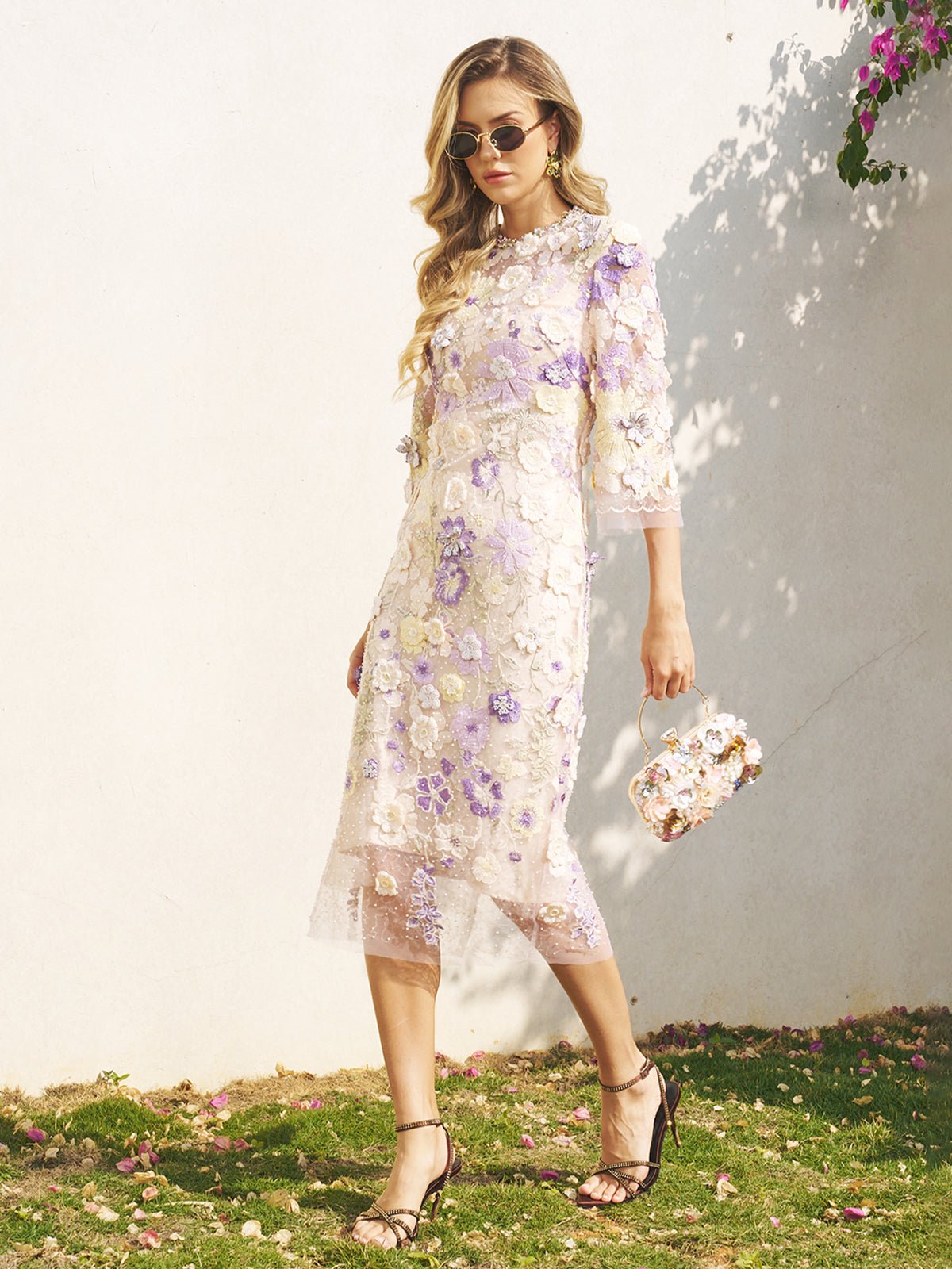 Cristina - Vestido con bordados florales en 3D y abalorios