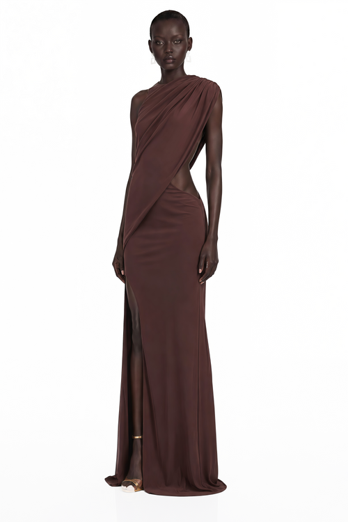 Amore Vestido Maxi Fruncido de Un Solo Hombro Color Marrón Chocolate