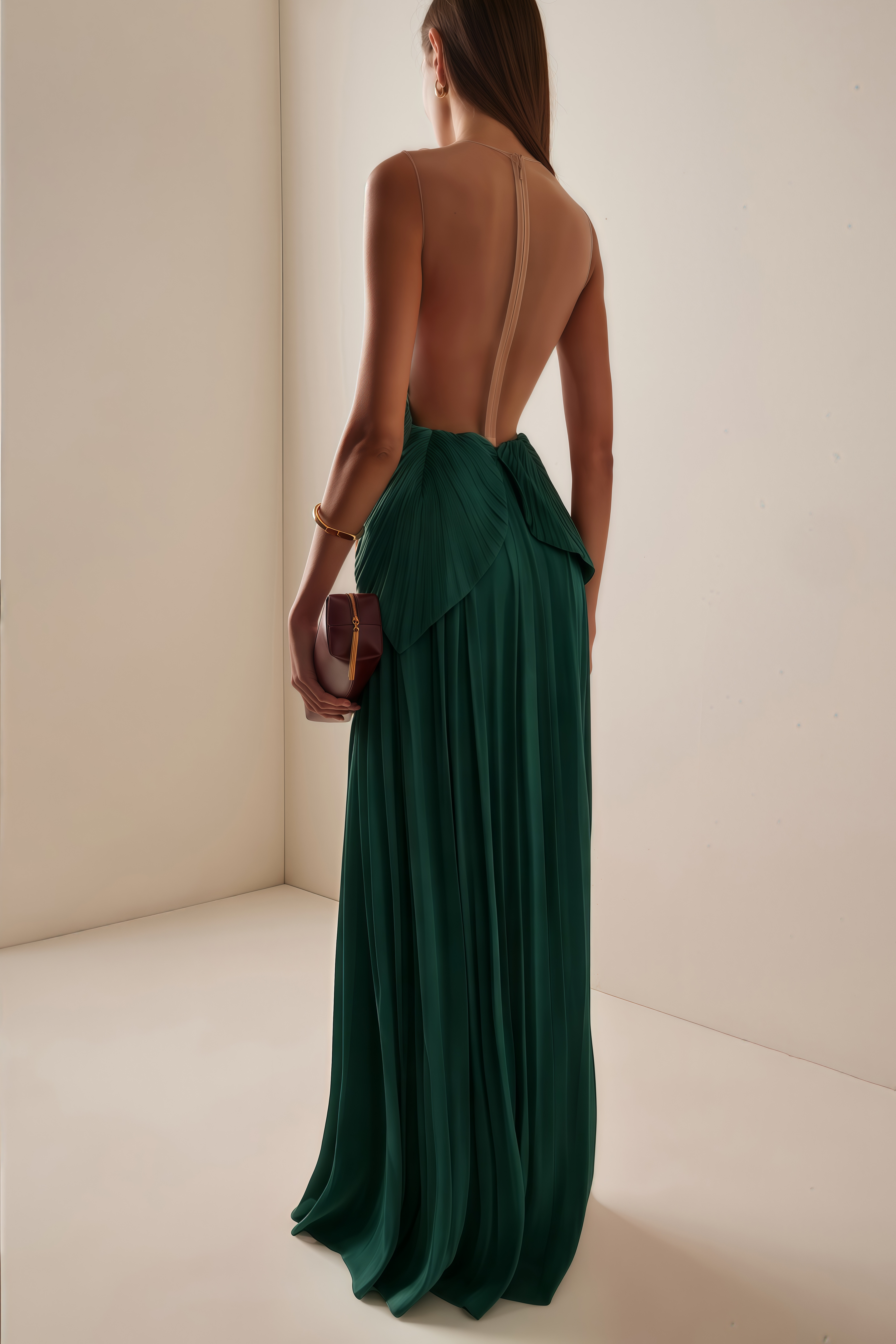 Vestido maxi verde Dalila sin espalda, asimétrico y fruncido