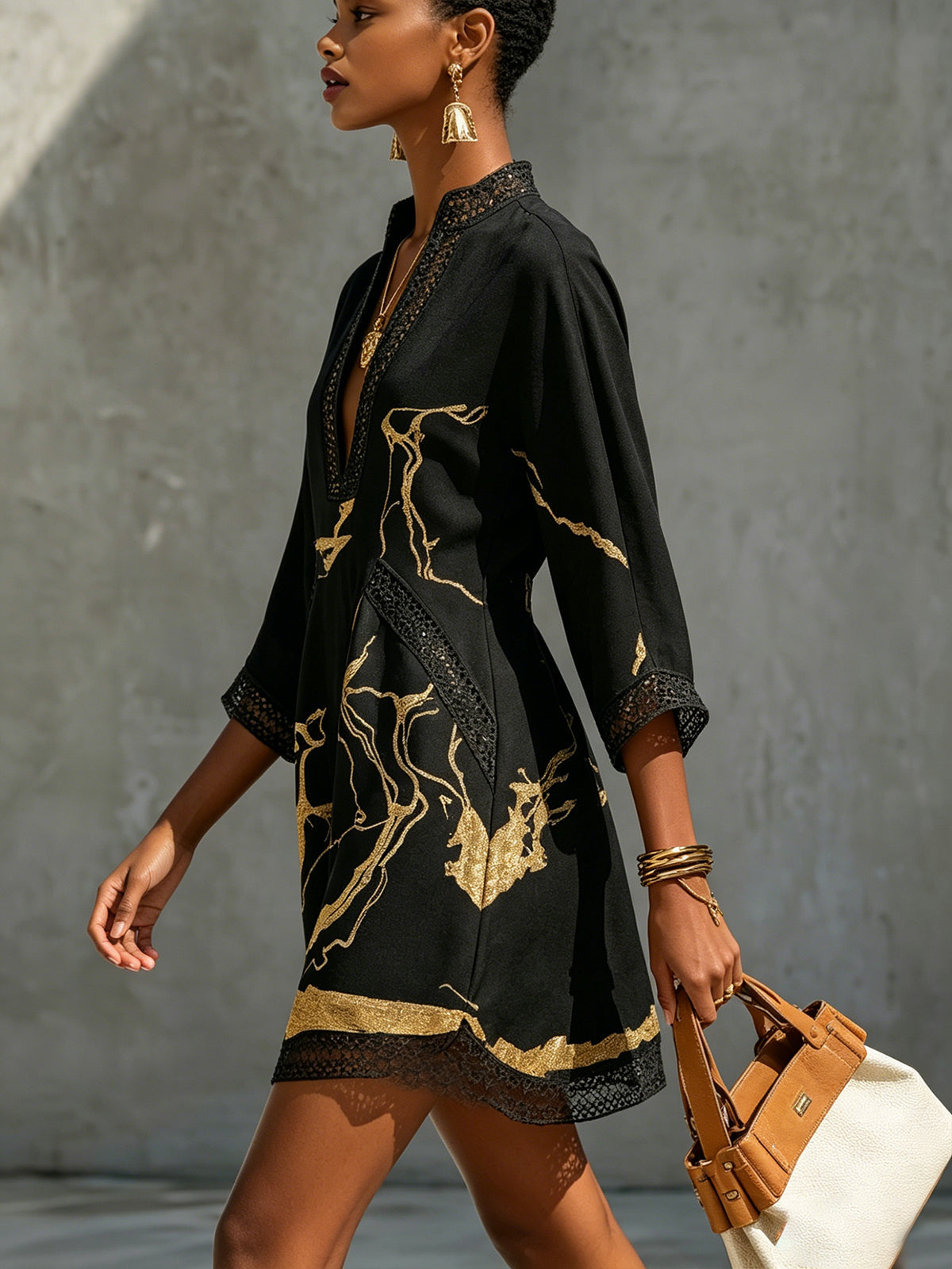 Pepa | Mini Vestido Negro con Mármol Dorado y Encaje
