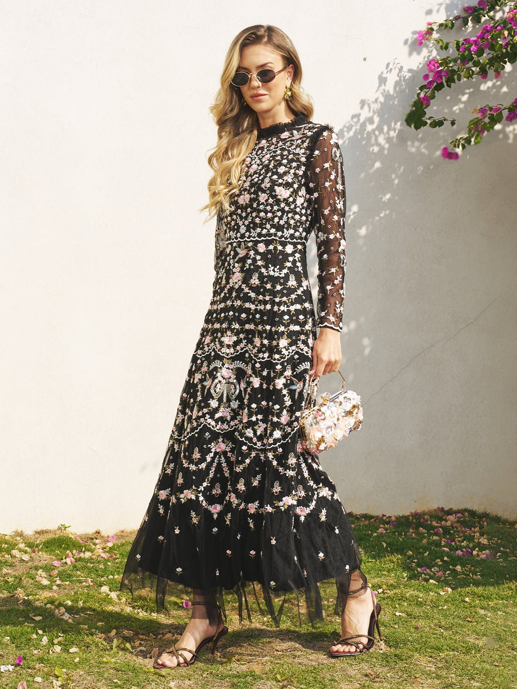 Julia - Vestido de malla con bordados florales