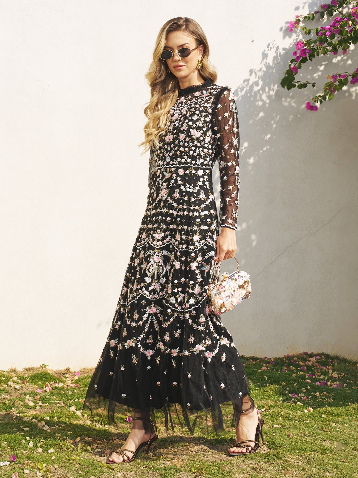 Julia - Vestido de malla con bordados florales