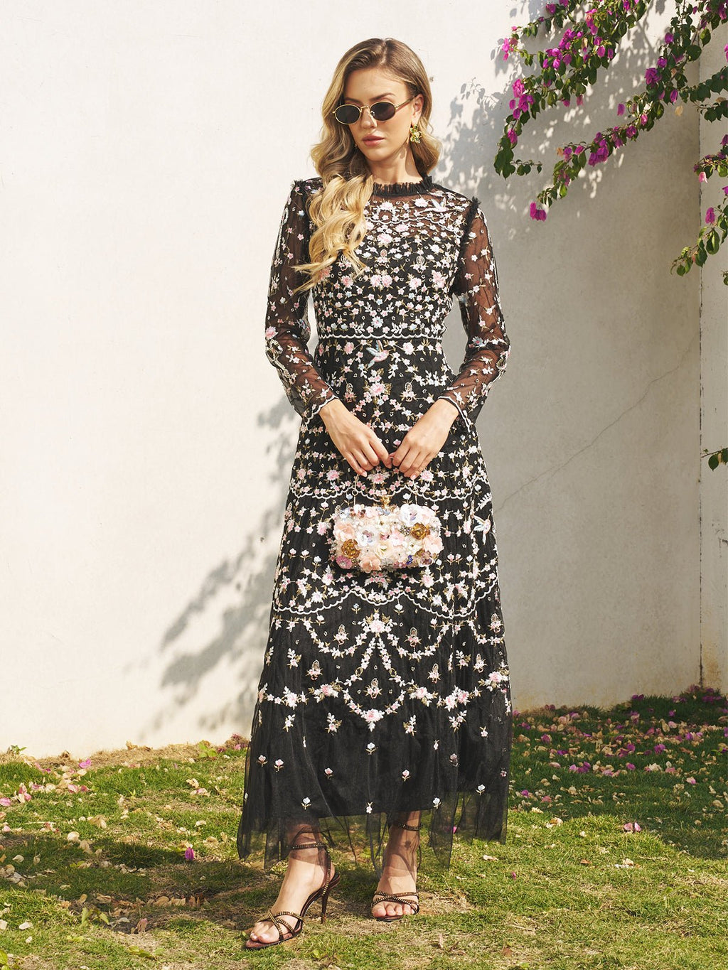 Julia - Vestido de malla con bordados florales