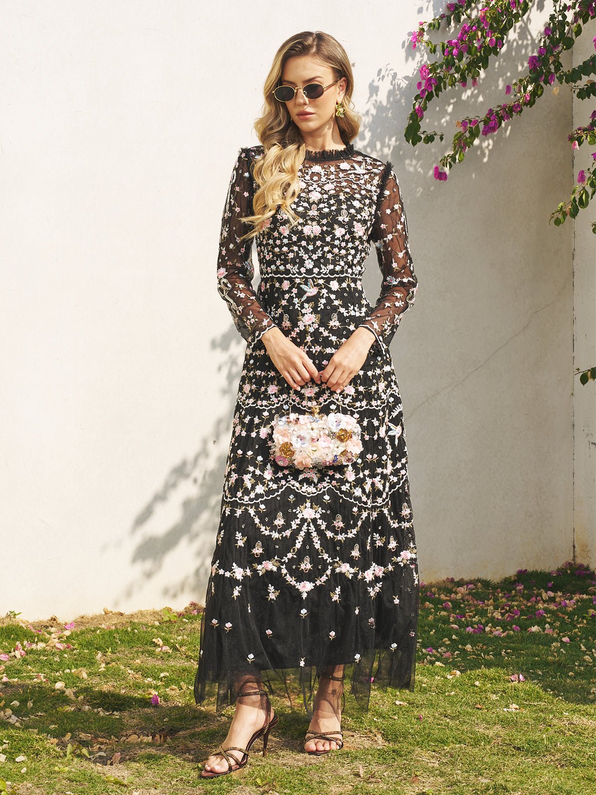 Julia - Vestido de malla con bordados florales