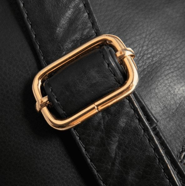 Riñonera NEGRO / DORADO en piel suave