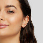 REBB | ELEGANTES ARETES BLANCOS PERLADOS